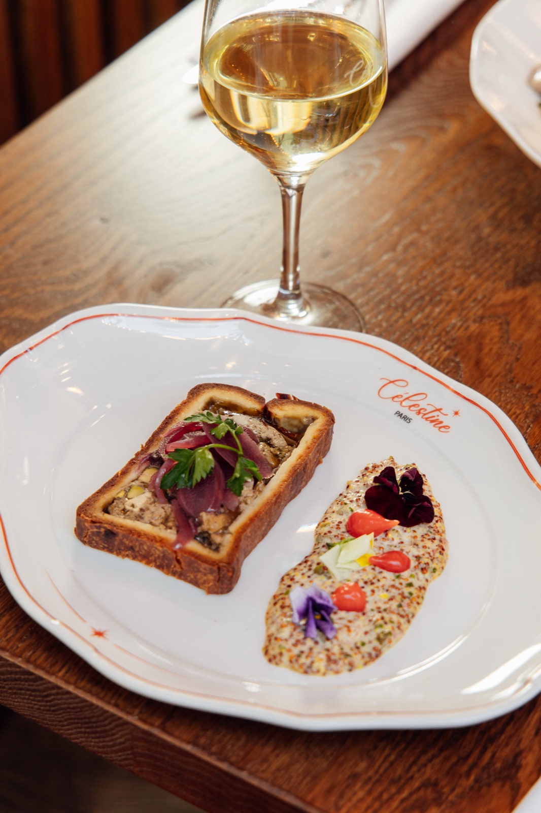 Toast au saumon, crème à l'aneth